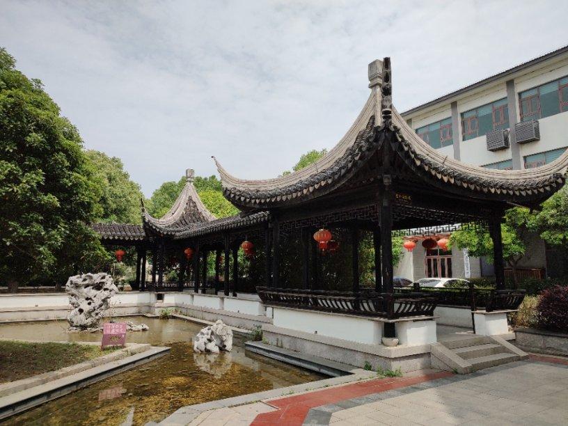 《云顶之弈》合装备方法介绍